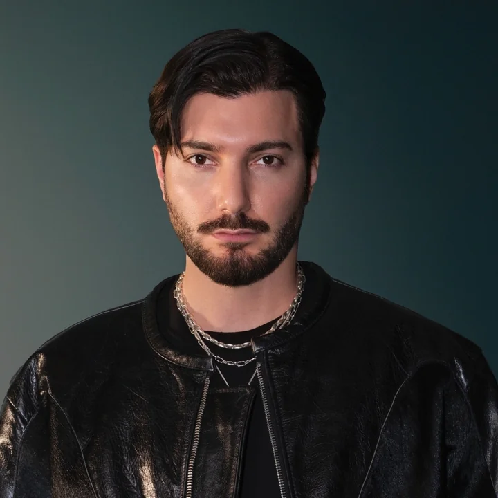 Flyer de Alesso