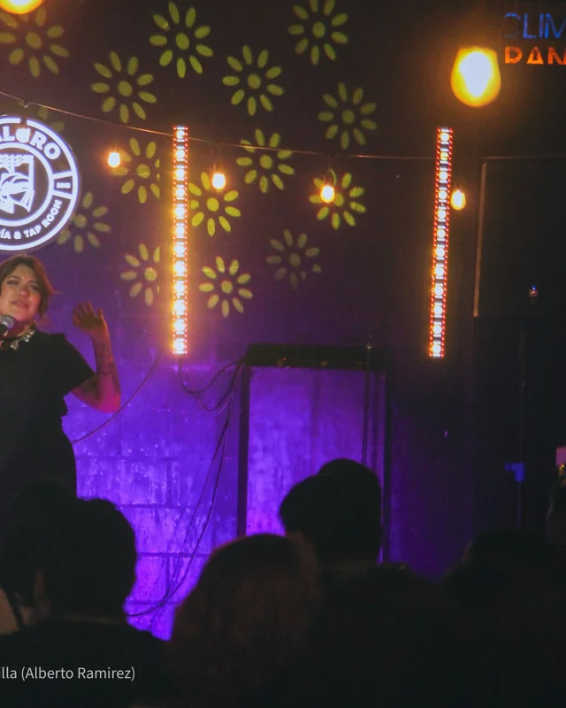 “Brujaja, ultima vuelta en mexicali”
Presentación de la comediante mexicana @lizzceron en @malgro_cerveceria 
_
_
_
#fotografia #comedia #mexico🇲🇽 #mexicali686