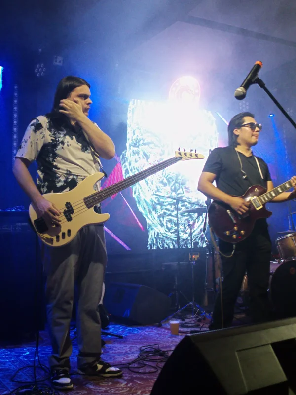 El viernes tuvimos noche de tributo doble a Arctic Monkeys por parte de @solosierramx y a The Strokes por @el.derrame y la invitacion especial de @vertigobandmxl