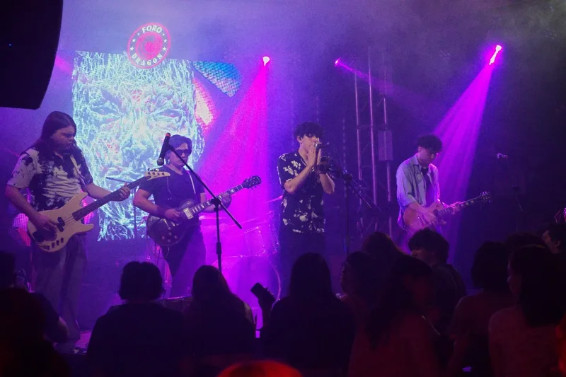 El viernes tuvimos noche de tributo doble a Arctic Monkeys por parte de @solosierramx y a The Strokes por @el.derrame y la invitacion especial de @vertigobandmxl