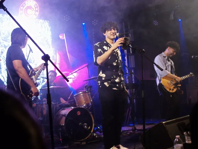 El viernes tuvimos noche de tributo doble a Arctic Monkeys por parte de @solosierramx y a The Strokes por @el.derrame y la invitacion especial de @vertigobandmxl