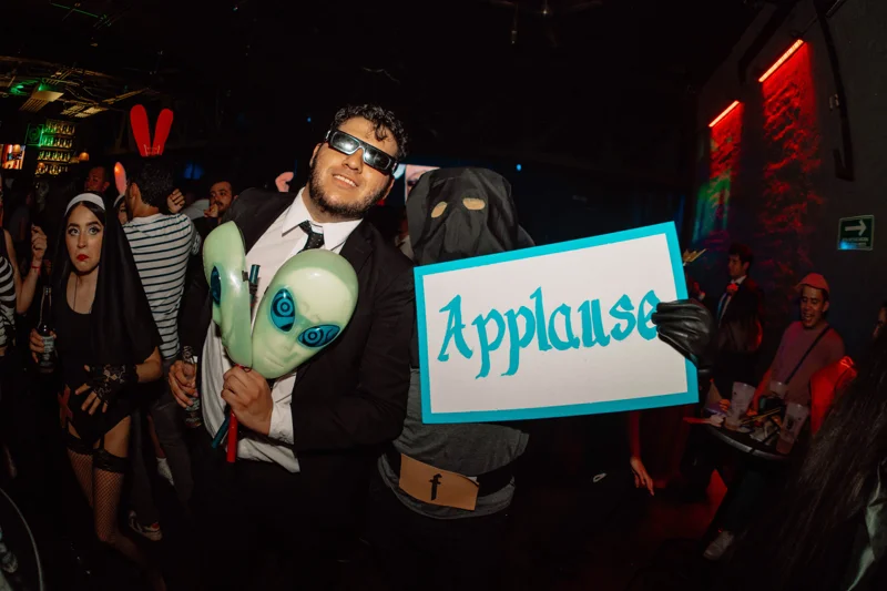 9 AÑOS DE MUCHA FIESTA 🎈

Aquí no venimos a espantarnos 😈🔥 

Vamos a enfiestarnos 🗣️🫵🏻🎃⚠️

🎭 **$5,000 EN EFECTIVO** 💸 Así que ponte creativo y arma tu disfraz como si fueras el protagonista de tu propia pesadilla ⚠️

📍 @c3stage 📅 31 de Octubre 🎟️ En taquillas y en el link nuestro perfil @ticketnowmexico