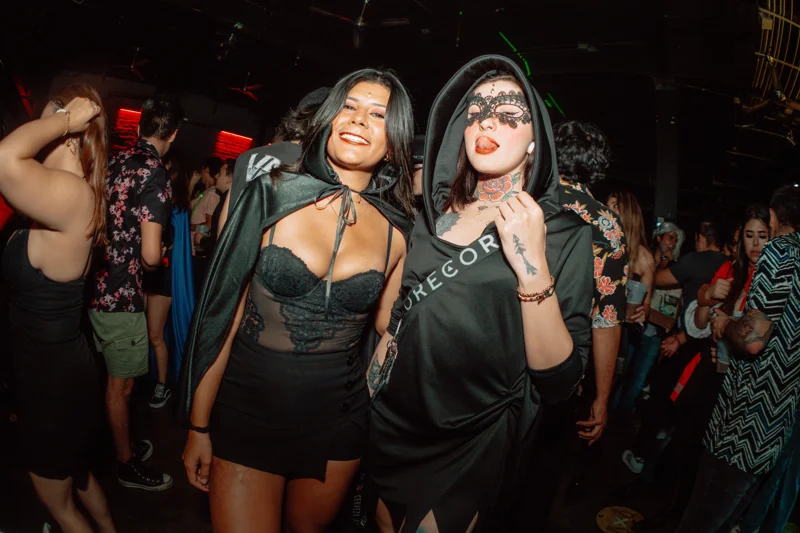 9 AÑOS DE MUCHA FIESTA 🎈

Aquí no venimos a espantarnos 😈🔥 

Vamos a enfiestarnos 🗣️🫵🏻🎃⚠️

🎭 **$5,000 EN EFECTIVO** 💸 Así que ponte creativo y arma tu disfraz como si fueras el protagonista de tu propia pesadilla ⚠️

📍 @c3stage 📅 31 de Octubre 🎟️ En taquillas y en el link nuestro perfil @ticketnowmexico