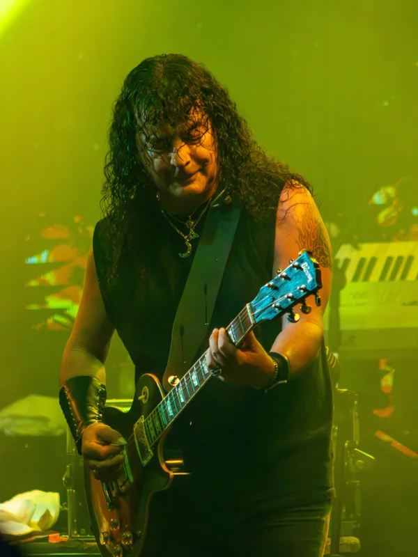 @kabrones_oficial conquista Tijuana con un SOLD OUT

La noche de ayer, Kabrönes llegó al escenario de @blackboxtj Tijuana para ofrecer una noche cargada de rock, nostalgia y grandes clásicos que siguen vigentes 🖤

El público tijuanense respondió desde el primer momento y convirtió el recinto en una verdadera celebración, acompañando a la banda durante una noche que quedará marcada entre los grandes shows de esta temporada.

Una noche que demuestra, una vez más, la fuerza del rock en Tijuana. 🤘🏻🔥

📸 Revive algunos momentos de lo que se vivió anoche.

@delnorte_live