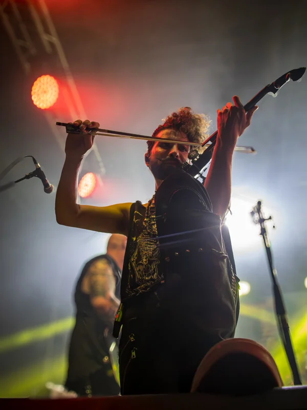 @kabrones_oficial conquista Tijuana con un SOLD OUT

La noche de ayer, Kabrönes llegó al escenario de @blackboxtj Tijuana para ofrecer una noche cargada de rock, nostalgia y grandes clásicos que siguen vigentes 🖤

El público tijuanense respondió desde el primer momento y convirtió el recinto en una verdadera celebración, acompañando a la banda durante una noche que quedará marcada entre los grandes shows de esta temporada.

Una noche que demuestra, una vez más, la fuerza del rock en Tijuana. 🤘🏻🔥

📸 Revive algunos momentos de lo que se vivió anoche.

@delnorte_live