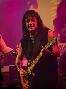 @kabrones_oficial conquista Tijuana con un SOLD OUT

La noche de ayer, Kabrönes llegó al escenario de @blackboxtj Tijuana para ofrecer una noche cargada de rock, nostalgia y grandes clásicos que siguen vigentes 🖤

El público tijuanense respondió desde el primer momento y convirtió el recinto en una verdadera celebración, acompañando a la banda durante una noche que quedará marcada entre los grandes shows de esta temporada.

Una noche que demuestra, una vez más, la fuerza del rock en Tijuana. 🤘🏻🔥

📸 Revive algunos momentos de lo que se vivió anoche.

@delnorte_live