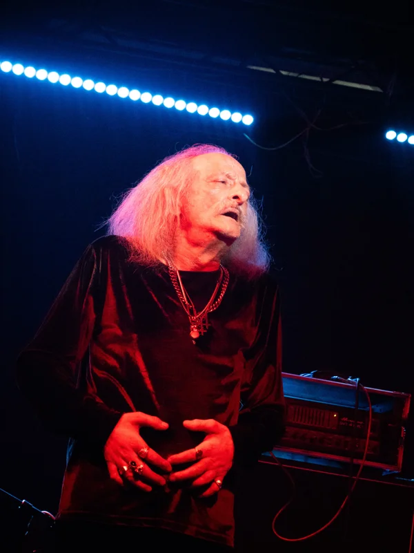 La última parada de Pentagram en México, despidiendo 55 años de trayectoria consolidándose como unas leyendas del Doom Metal. 🤘 

Bobby Liebling y compañía dieron su último show en CDMX en el Foro 28.

#pentagram #bobbyliebling #doommetal #concertphotography #fotografia