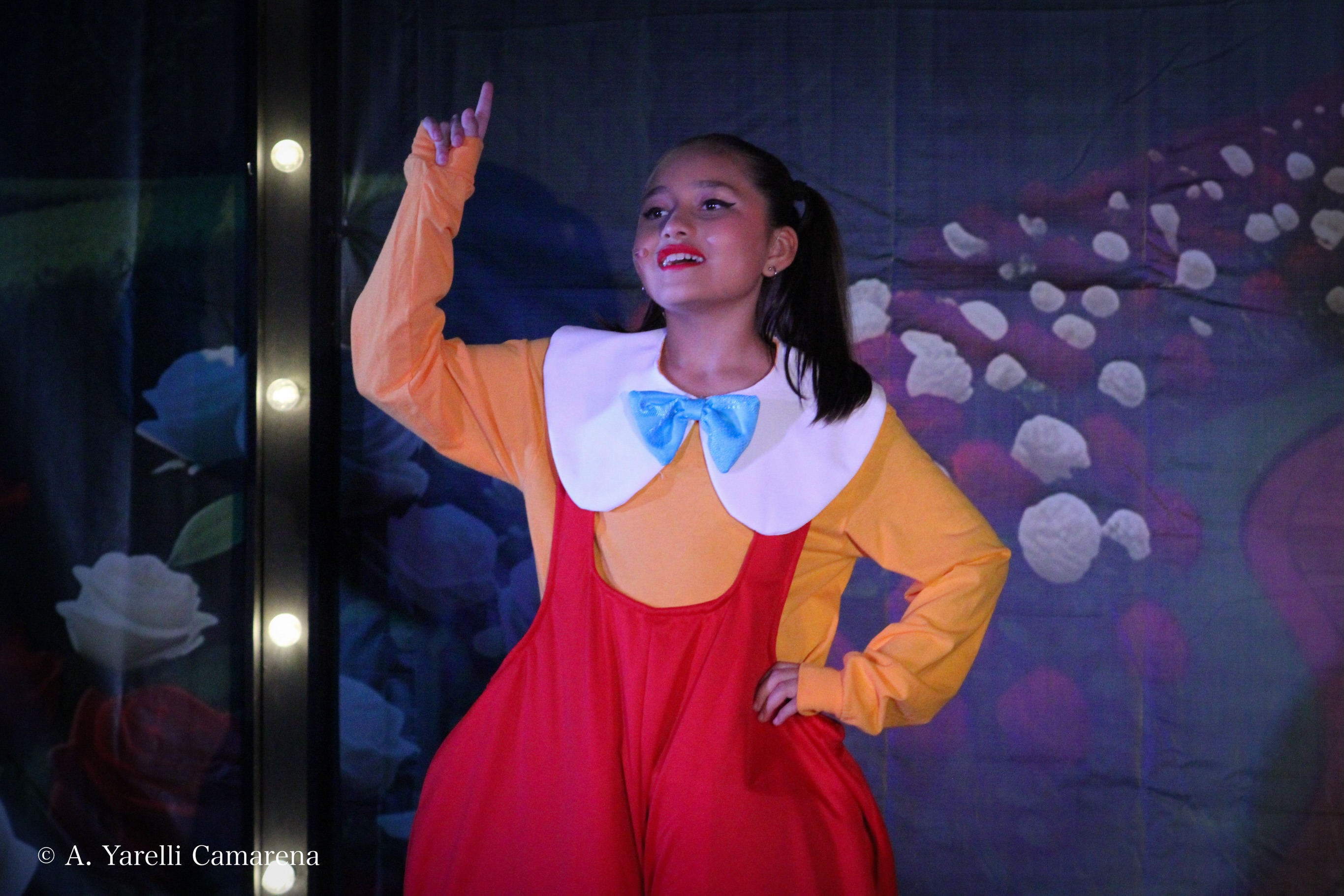 Les compartimos más fotos de Alicia en el País de las Maravillas jr. con otro de nuestros elencos ✨
Amamos ver el talento de estos niños en acción 🌟 si pudiste ver la obra, cuéntanos: ¿Qué te pareció? 🐰