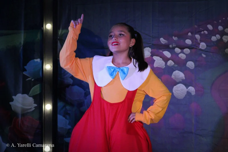 Les compartimos más fotos de Alicia en el País de las Maravillas jr. con otro de nuestros elencos ✨
Amamos ver el talento de estos niños en acción 🌟 si pudiste ver la obra, cuéntanos: ¿Qué te pareció? 🐰