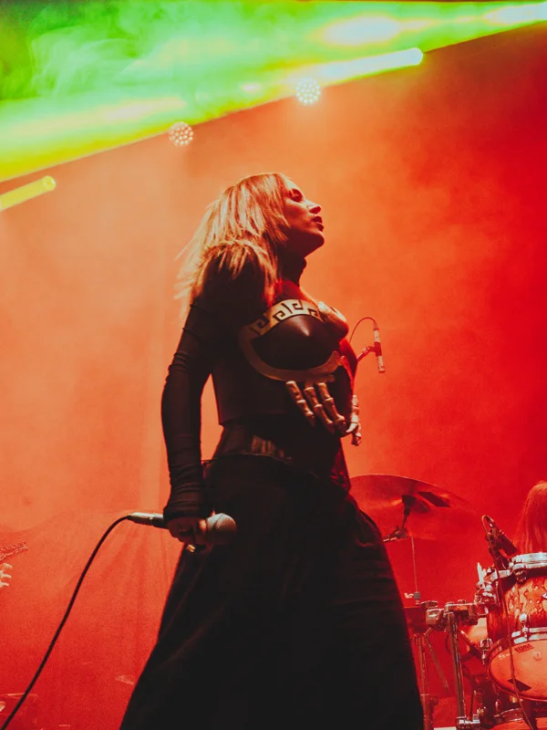 @annafiorimx iniciando la noche en el @circovolador para dar la bienvenida a @sonataarcticaofficial.

📷 @soyunpokemon_